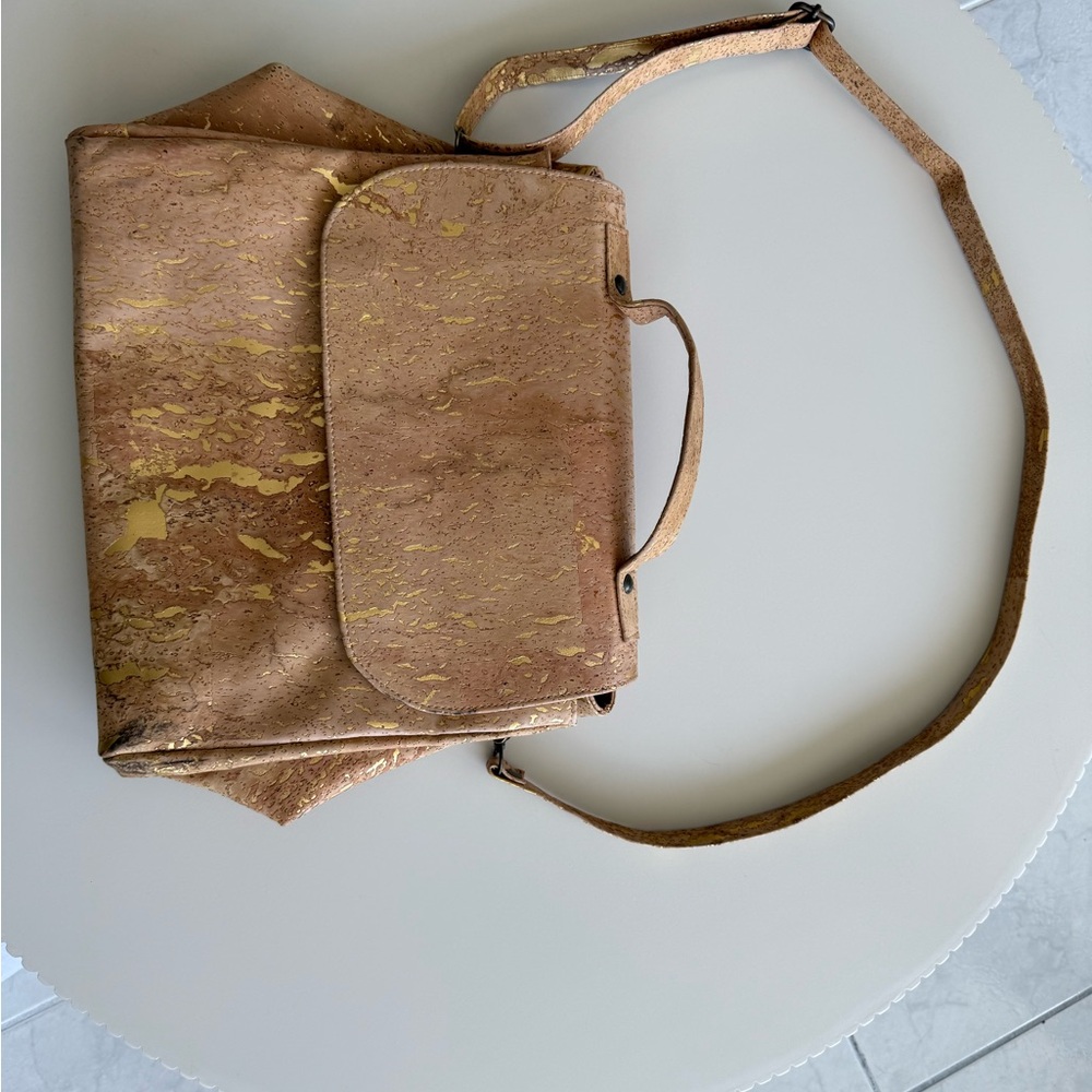 Elegant Tan and Gold Women's Bag